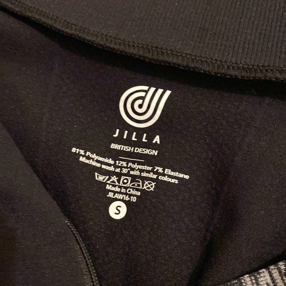 Jilla British Design back long sleeves sport top. Size S - Picture 4 of 8
